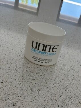 UNITE 7SECONDS Masque Intense Moisture Conditioner - White